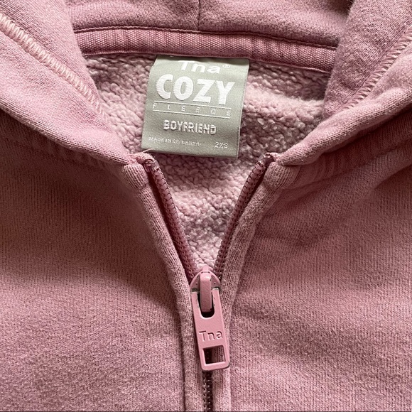 Pink aritzia zip up - Picture 2 of 4